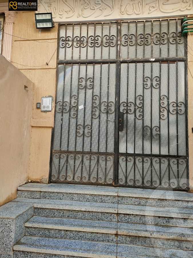 https://aqarmap.com.eg/en/listing/5510384-for-sale-cairo-6th-of-october-el-ahyaa-neighborhood-2nd-divided-from-al-kafrawei-st