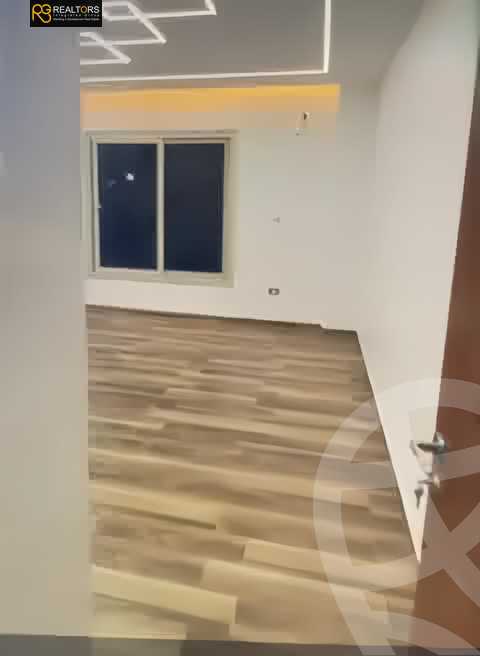 https://aqarmap.com.eg/en/listing/5515673-for-sale-cairo-el-sheikh-zayed-city-compounds-el-khamayel