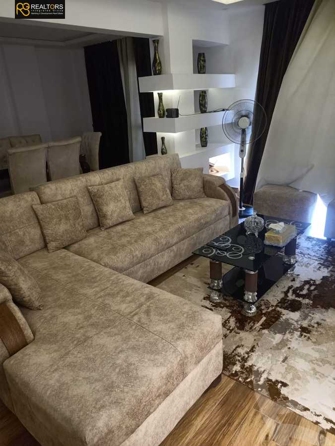 https://aqarmap.com.eg/en/listing/5532827-for-sale-cairo-6th-of-october-hadaeq-october-kmbwnd-fy-hdyq-ktwbr-djlh-blmz-m-mr-lmrshdy