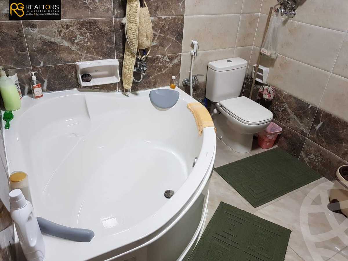 https://aqarmap.com.eg/en/listing/5533805-for-sale-cairo-6th-of-october-el-ahyaa-neighborhood-4th-school-st