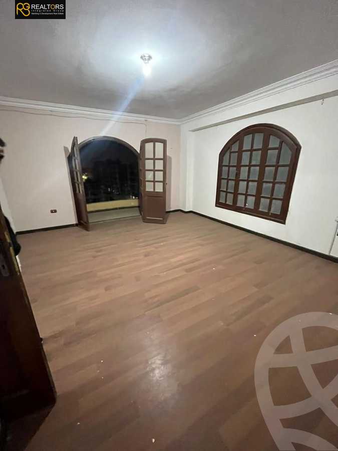 https://aqarmap.com.eg/ar/listing/5535798-for-sale-cairo-6th-of-october-el-ahyaa-neighborhood-11th