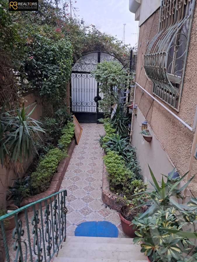 https://aqarmap.com.eg/en/listing/5596209-for-sale-cairo-6th-of-october-el-ahyaa-neighborhood-8th