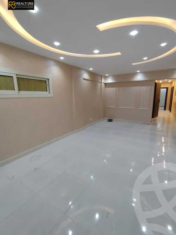 https://aqarmap.com.eg/en/listing/5596314-for-sale-cairo-6th-of-october-el-ahyaa-neighborhood-2nd-divided-from-al-kafrawei-st