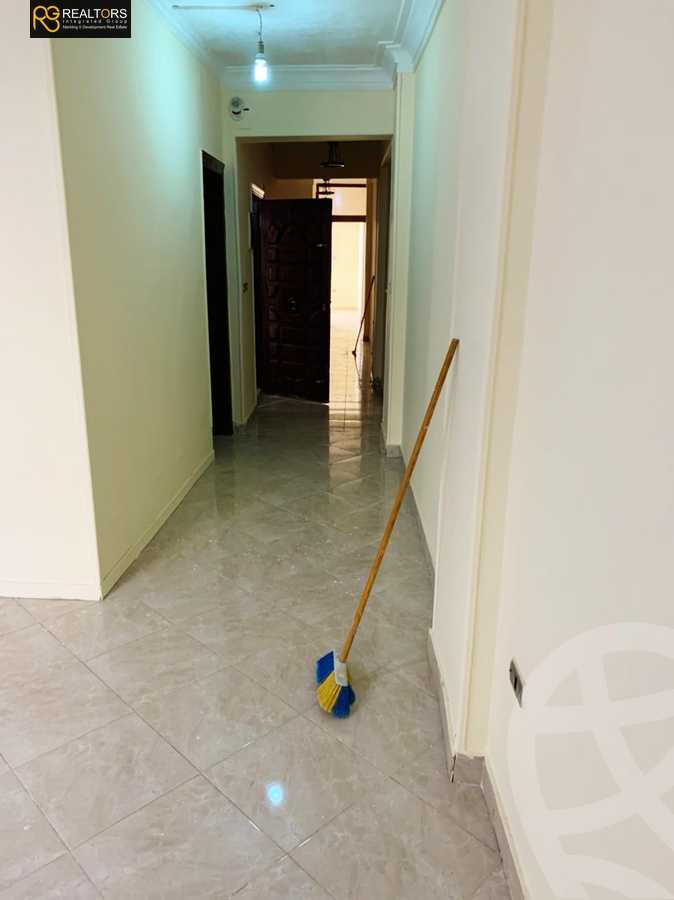 https://aqarmap.com.eg/en/listing/5596414-for-sale-cairo-6th-of-october-el-ahyaa-neighborhood-3rd-al-hay-al-thalith-st