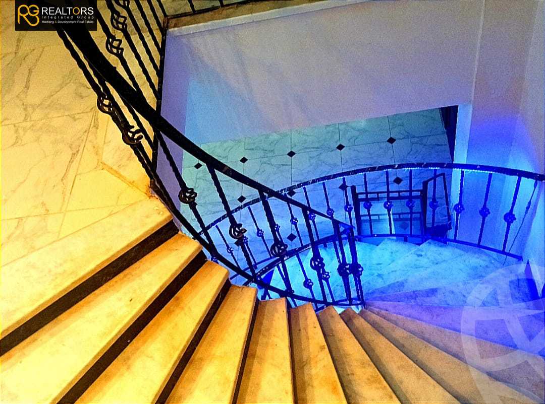 https://aqarmap.com.eg/en/listing/5596524-for-sale-cairo-el-sheikh-zayed-city-el-hay-el-khames