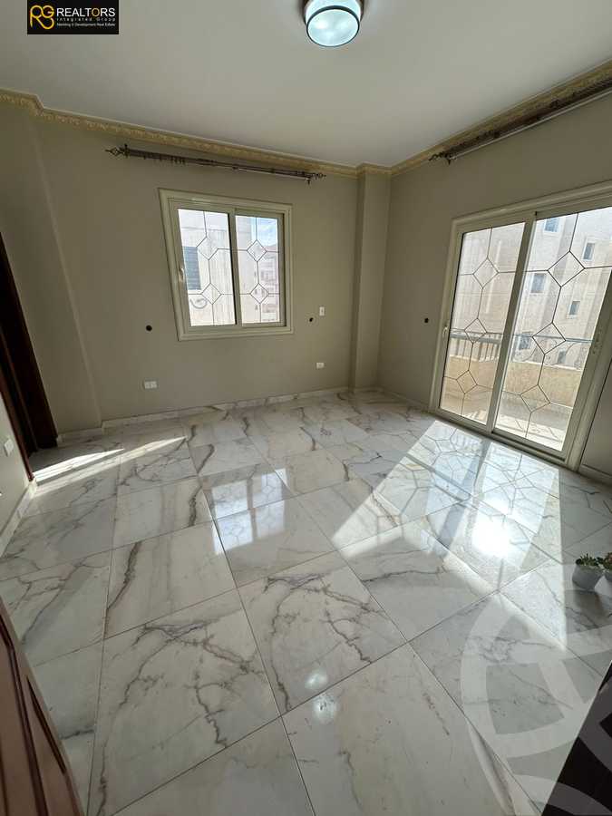 https://aqarmap.com.eg/ar/listing/5607318-for-sale-cairo-6th-of-october-featured-neighborhood-el-motamayez-neighborhood-dr-mohammed-nagy-st