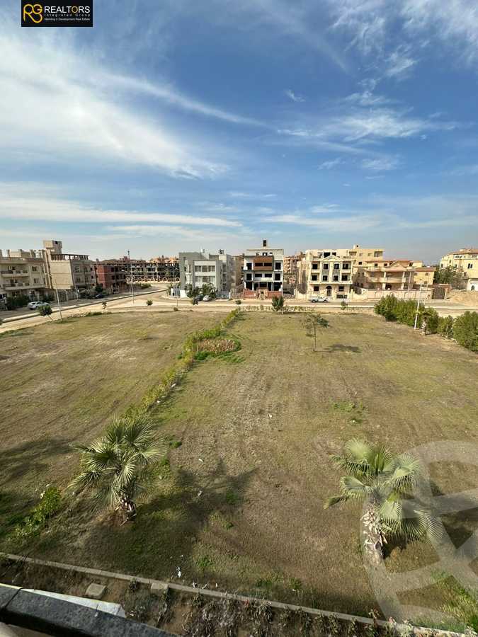 https://aqarmap.com.eg/ar/listing/5607318-for-sale-cairo-6th-of-october-featured-neighborhood-el-motamayez-neighborhood-dr-mohammed-nagy-st
