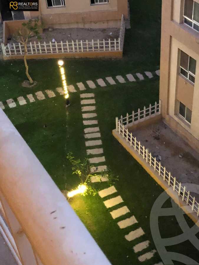 https://aqarmap.com.eg/ar/listing/5643197-for-sale-cairo-6th-of-october-hadaeq-october-kmbwnd-fy-hdyq-ktwbr-degla-gardens