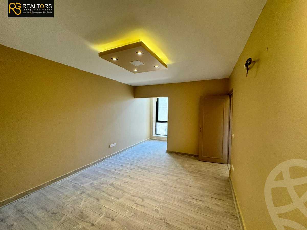 https://aqarmap.com.eg/en/listing/5643342-for-sale-cairo-6th-of-october-hadaeq-october-kmbwnd-fy-hdyq-ktwbr-lake-front