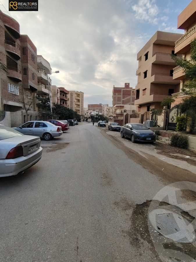 https://aqarmap.com.eg/en/listing/5654088-for-sale-cairo-6th-of-october-hadaeq-october