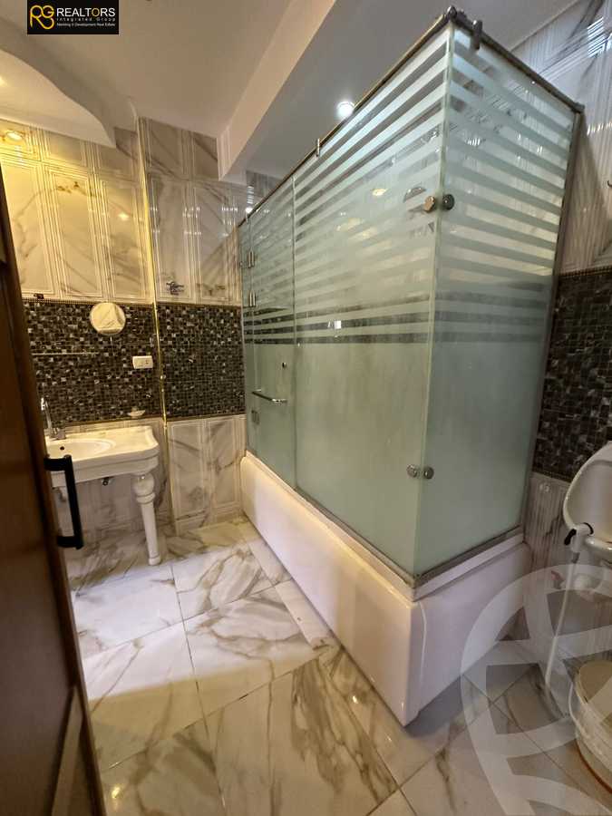 https://aqarmap.com.eg/ar/listing/5654118-for-sale-cairo-6th-of-october-featured-neighborhood-fourth-touristic-village-mahmoud-sami-el-baroudi-st