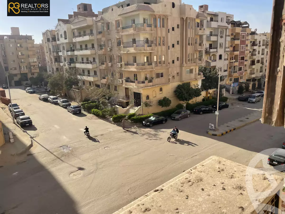 https://aqarmap.com.eg/en/listing/5663985-for-sale-cairo-6th-of-october-el-ahyaa-neighborhood-2nd-divided-from-al-kafrawei-st