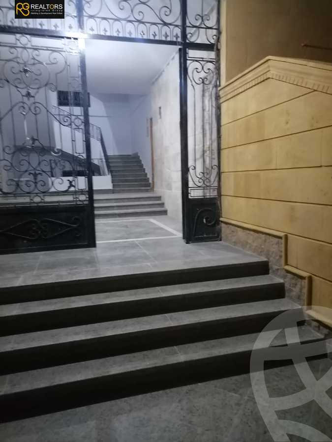 https://aqarmap.com.eg/en/listing/5664943-for-sale-cairo-6th-of-october-el-tawsaat-el-shamalya-hy-2000-qt