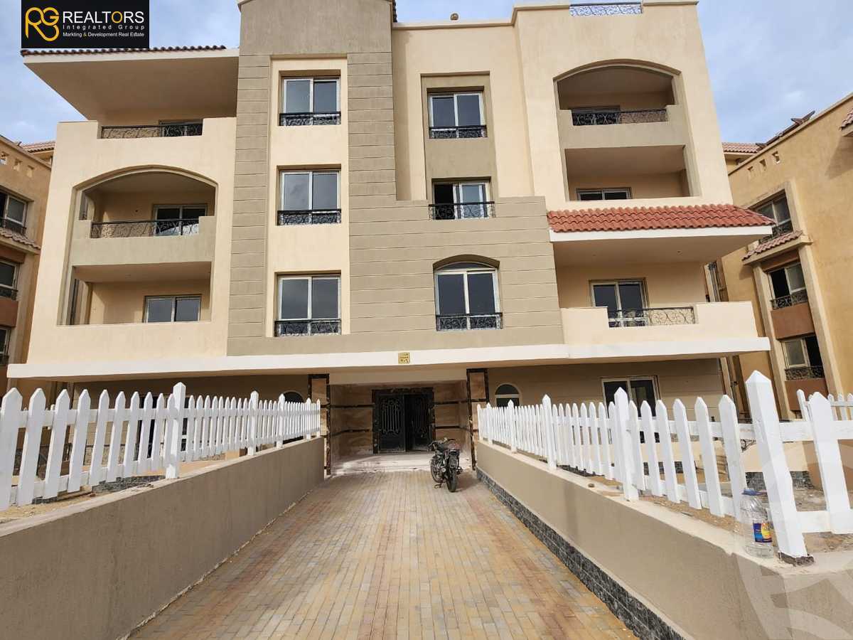 https://aqarmap.com.eg/ar/listing/5686497-for-sale-cairo-el-sheikh-zayed-city-compounds-el-khamayel