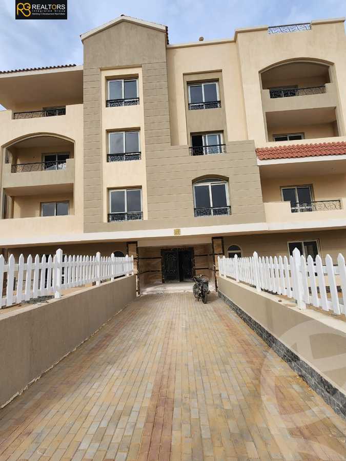 https://aqarmap.com.eg/ar/listing/5686497-for-sale-cairo-el-sheikh-zayed-city-compounds-el-khamayel