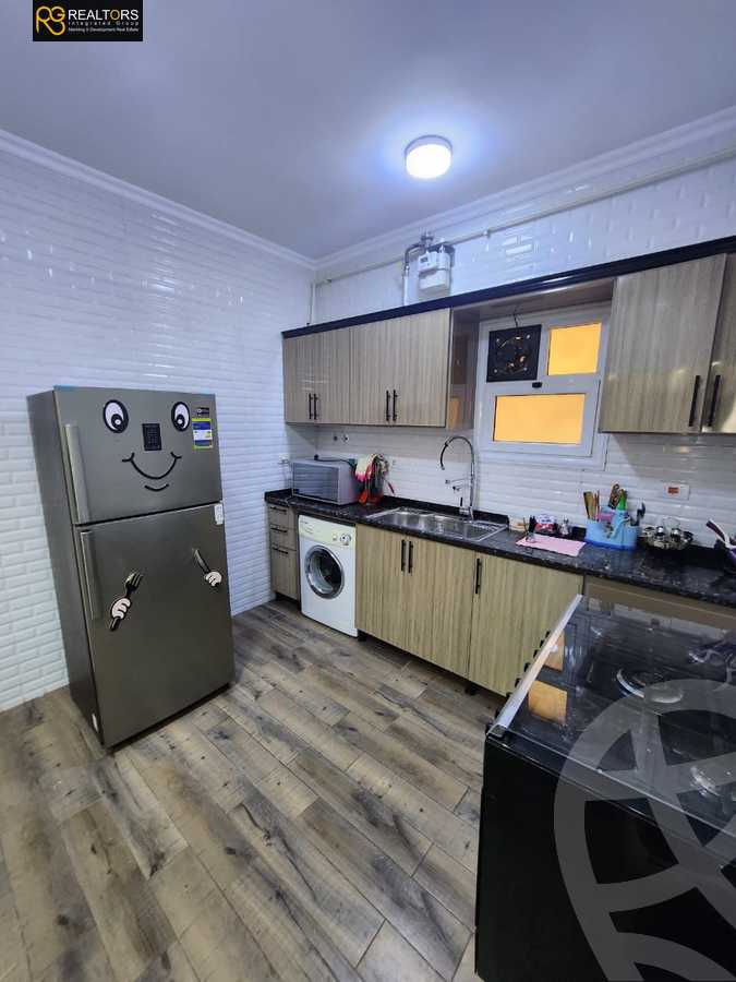 https://aqarmap.com.eg/ar/listing/5705932-for-sale-cairo-el-sheikh-zayed-city-compounds-el-khamayel