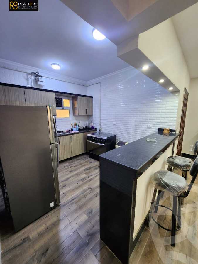 https://aqarmap.com.eg/ar/listing/5705932-for-sale-cairo-el-sheikh-zayed-city-compounds-el-khamayel
