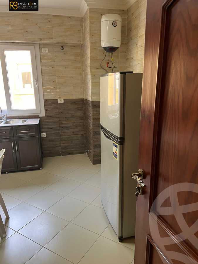 https://aqarmap.com.eg/ar/listing/5705942-for-sale-cairo-el-sheikh-zayed-city-compounds-el-khamayel