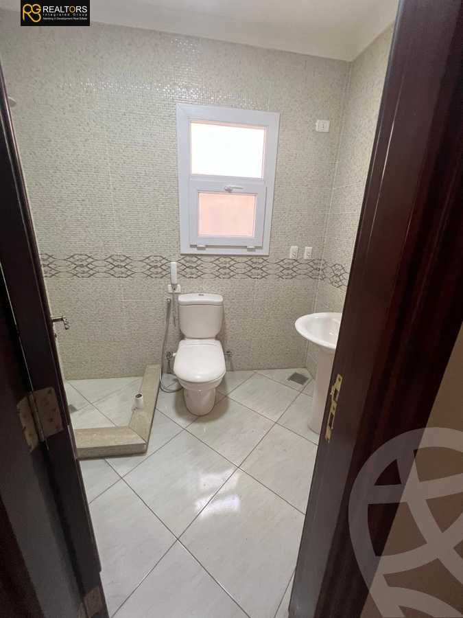 https://aqarmap.com.eg/ar/listing/5705942-for-sale-cairo-el-sheikh-zayed-city-compounds-el-khamayel