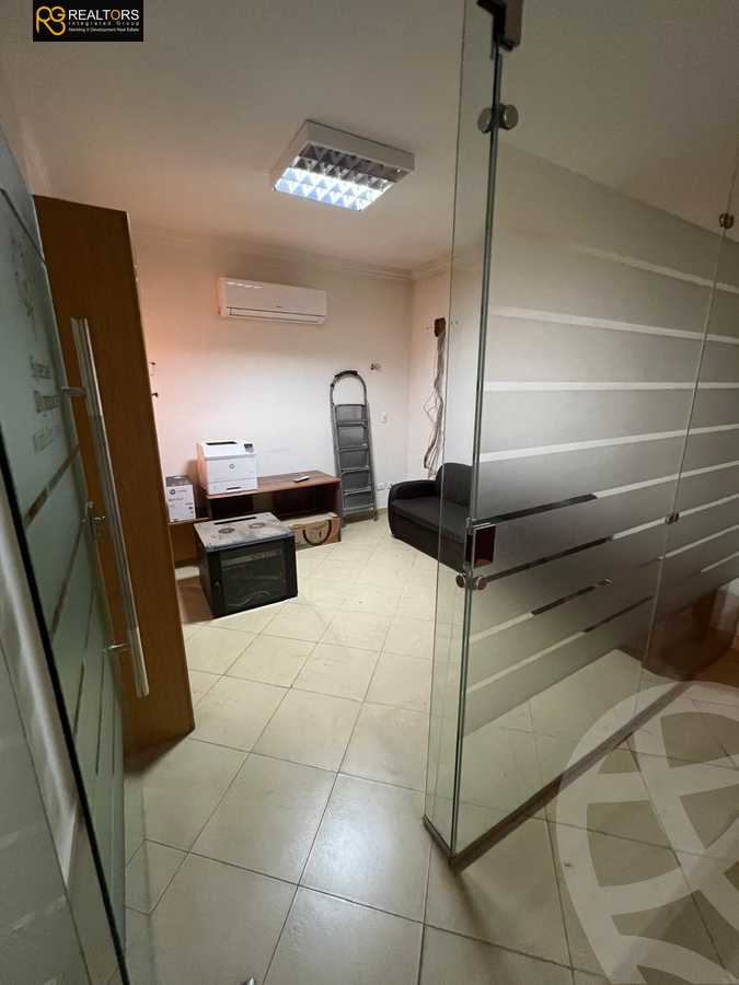 https://aqarmap.com.eg/ar/listing/5705942-for-sale-cairo-el-sheikh-zayed-city-compounds-el-khamayel