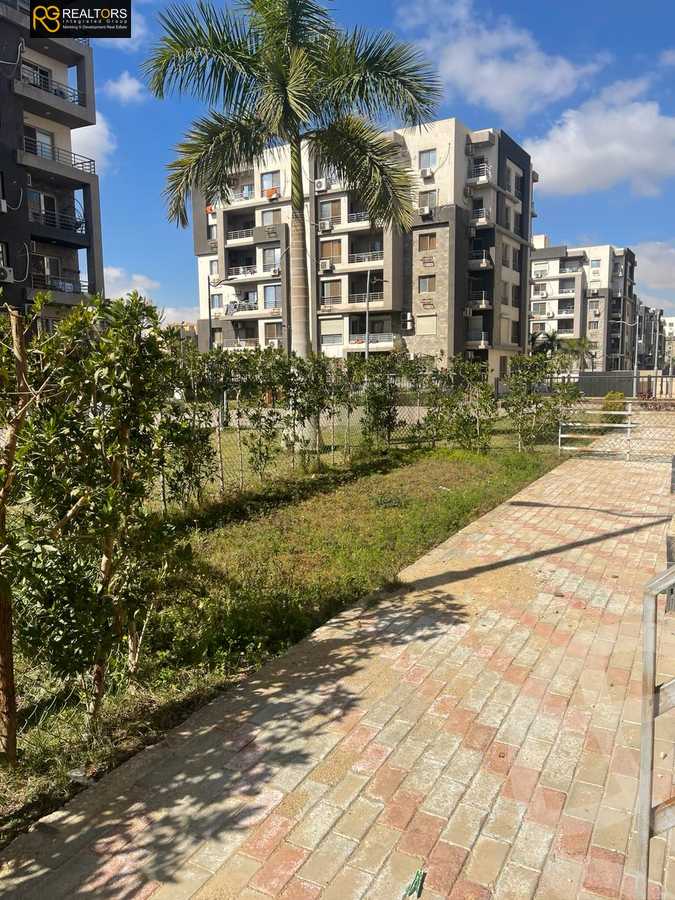 https://aqarmap.com.eg/en/listing/5767354-for-sale-cairo-el-sheikh-zayed-city-compounds-jn-1