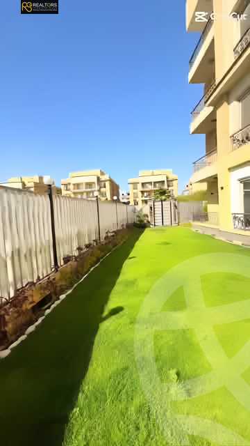 https://aqarmap.com.eg/en/listing/5774948-for-sale-cairo-el-sheikh-zayed-city-compounds-el-khamayel