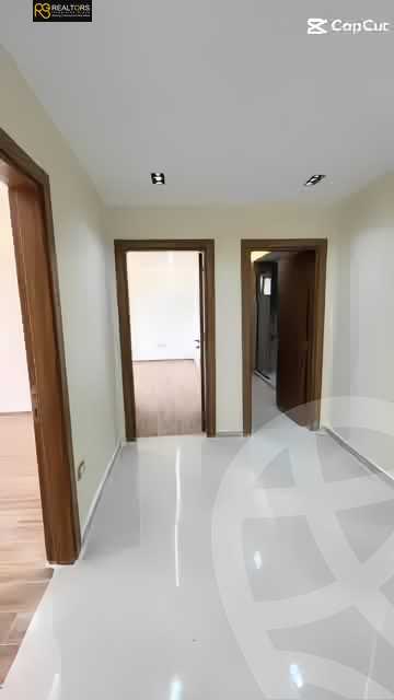 https://aqarmap.com.eg/en/listing/5774948-for-sale-cairo-el-sheikh-zayed-city-compounds-el-khamayel