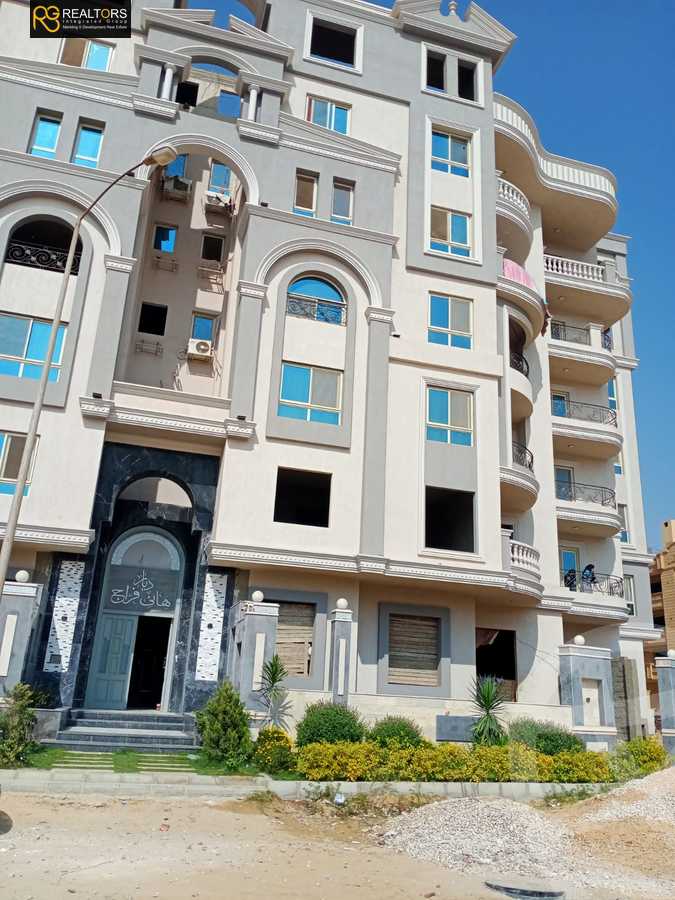 https://aqarmap.com.eg/ar/listing/5788915-for-sale-cairo-6th-of-october-hadaeq-october-kmbwnd-fy-hdyq-ktwbr-zaher-city