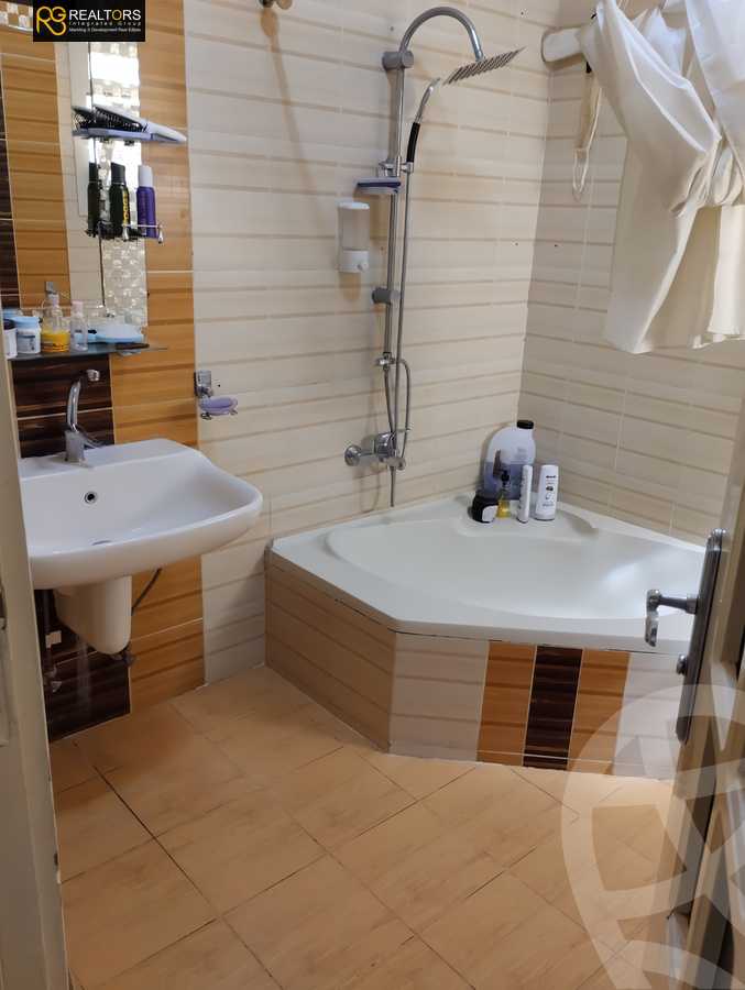 https://aqarmap.com.eg/ar/listing/5928645-for-sale-cairo-6th-of-october-el-ahyaa-neighborhood-5th-street-19