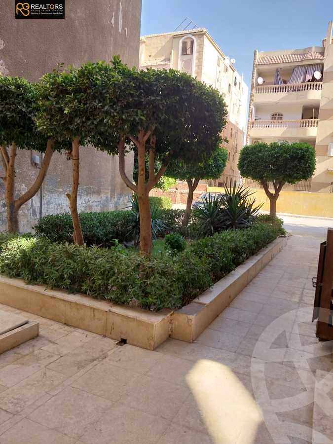 https://aqarmap.com.eg/ar/listing/5953768-for-sale-cairo-el-sheikh-zayed-city-el-hay-el-hady-ashaer-area-3-street-30