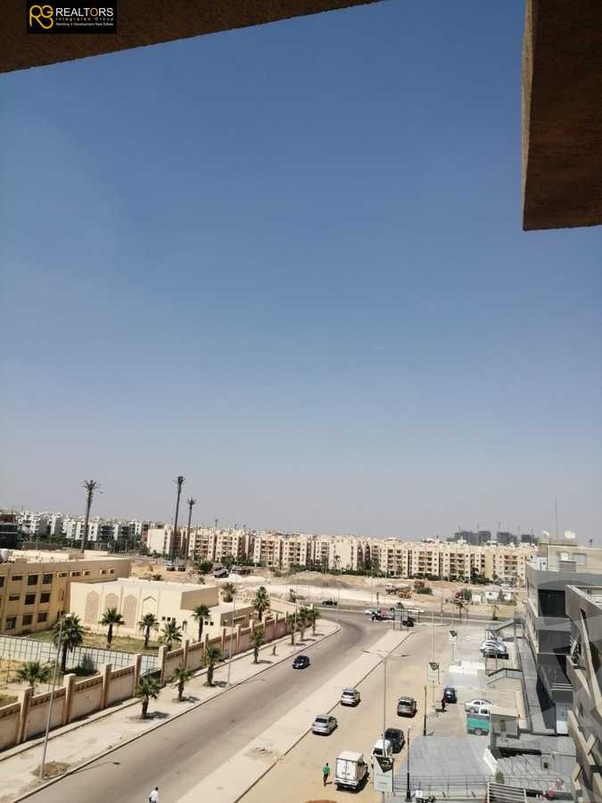 https://aqarmap.com.eg/ar/listing/5957956-for-sale-cairo-el-sheikh-zayed-city-compounds-dh-jyt-blz-mykwn-llttwyr