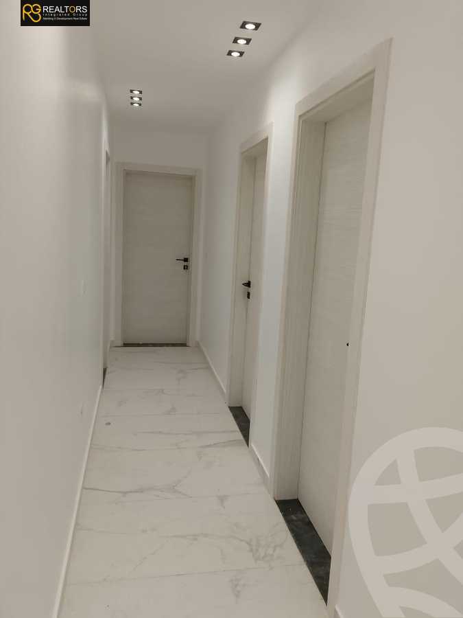 https://aqarmap.com.eg/ar/listing/5960402-for-sale-cairo-el-sheikh-zayed-city-compounds-el-khamayel