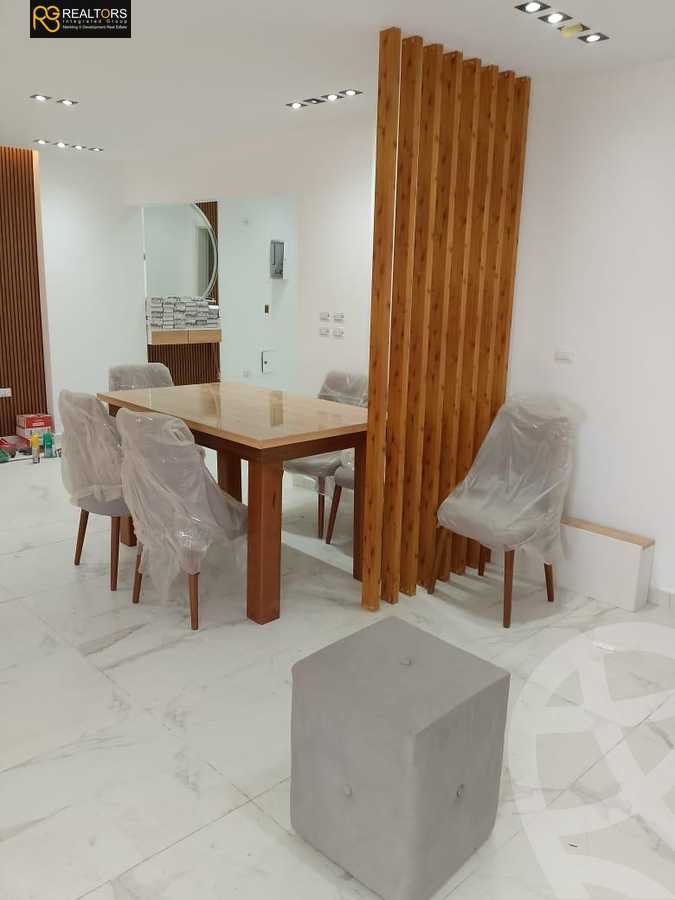 https://aqarmap.com.eg/ar/listing/5960402-for-sale-cairo-el-sheikh-zayed-city-compounds-el-khamayel