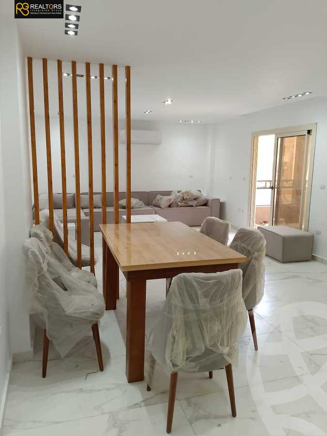https://aqarmap.com.eg/ar/listing/5960402-for-sale-cairo-el-sheikh-zayed-city-compounds-el-khamayel