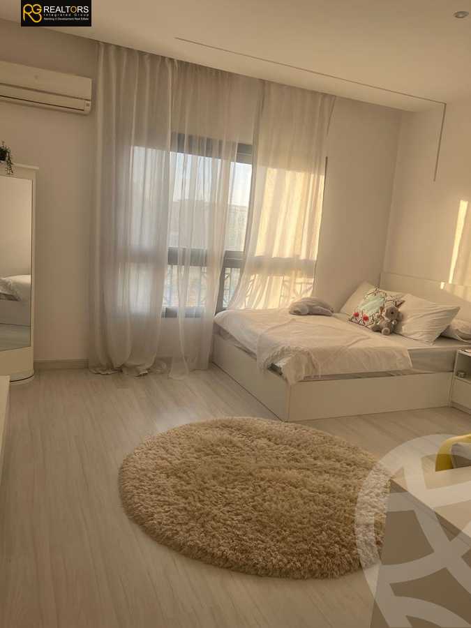 https://aqarmap.com.eg/en/listing/5960447-for-sale-cairo-el-sheikh-zayed-city-compounds-el-khamayel