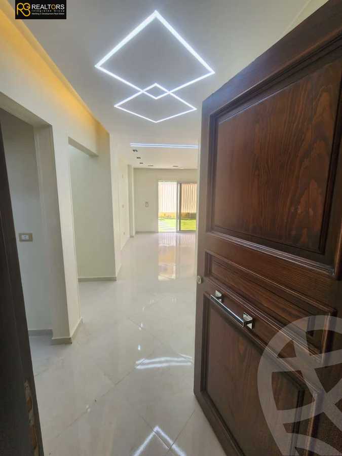 https://aqarmap.com.eg/ar/listing/5960741-for-sale-cairo-el-sheikh-zayed-city-compounds-el-khamayel
