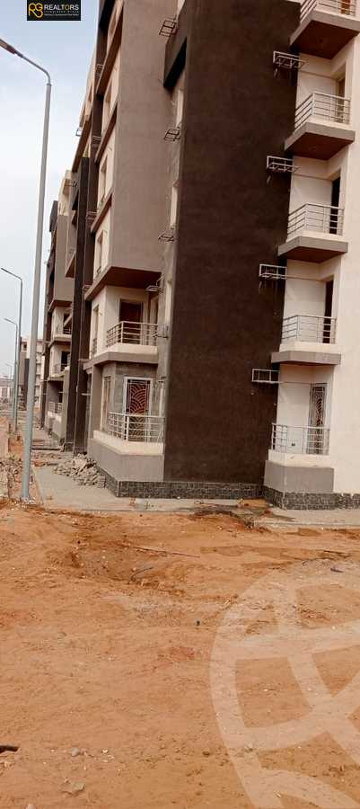 https://aqarmap.com.eg/en/listing/5967536-for-sale-cairo-el-sheikh-zayed-city-compounds-jn-zyd