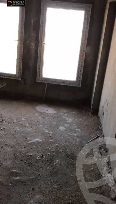 https://aqarmap.com.eg/ar/listing/5967565-for-sale-cairo-el-sheikh-zayed-city-compounds-el-khamayel