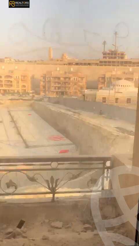 https://aqarmap.com.eg/ar/listing/5967565-for-sale-cairo-el-sheikh-zayed-city-compounds-el-khamayel