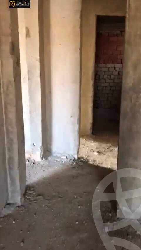 https://aqarmap.com.eg/ar/listing/5967565-for-sale-cairo-el-sheikh-zayed-city-compounds-el-khamayel