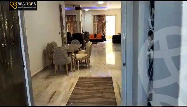 https://aqarmap.com.eg/en/listing/5967878-for-sale-cairo-el-sheikh-zayed-city-compounds-el-yasmeen-compound