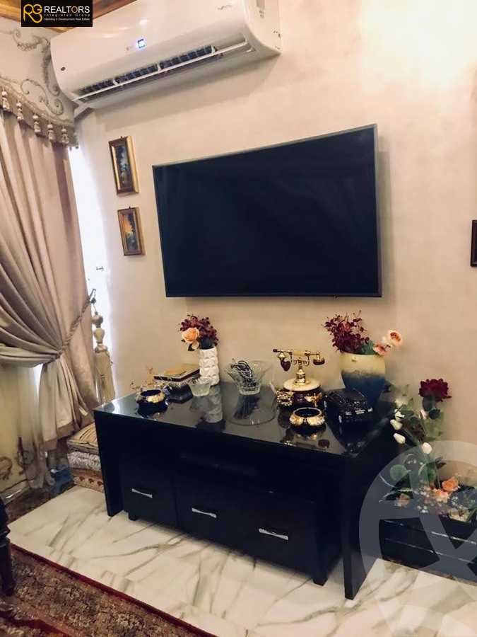 https://aqarmap.com.eg/en/listing/5970208-for-sale-cairo-el-sheikh-zayed-city-compounds-el-khamayel