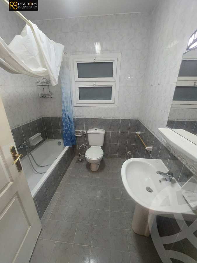 https://aqarmap.com.eg/en/listing/5973408-for-sale-cairo-el-sheikh-zayed-city-compounds-beverly-hills