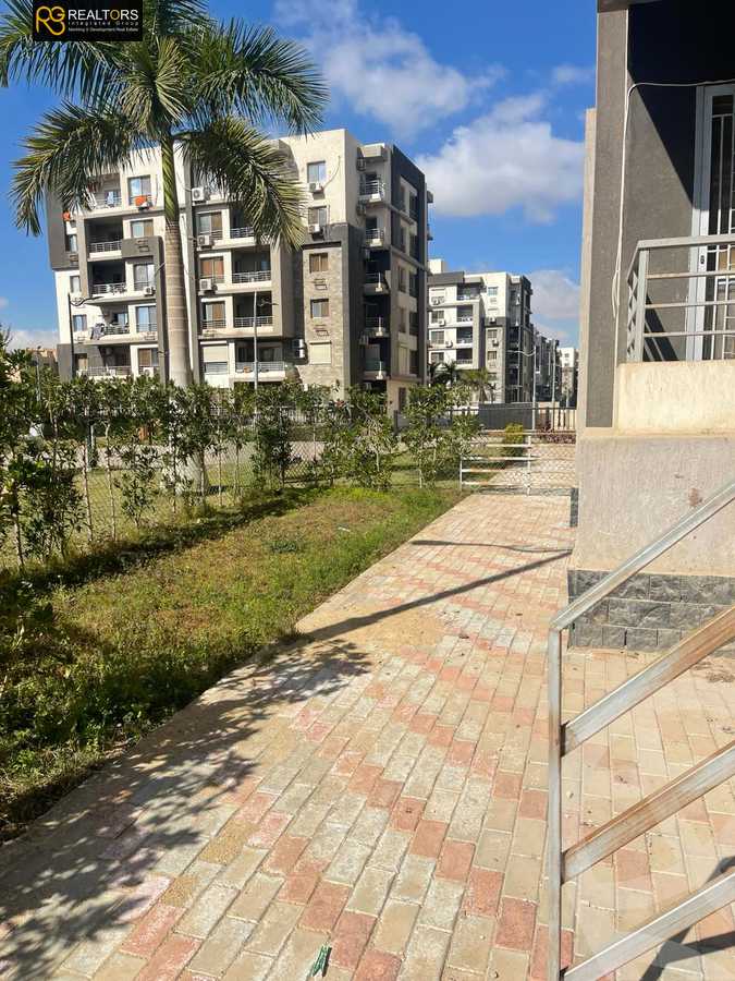 https://aqarmap.com.eg/en/listing/5973407-for-sale-cairo-el-sheikh-zayed-city-compounds-jn-zyd