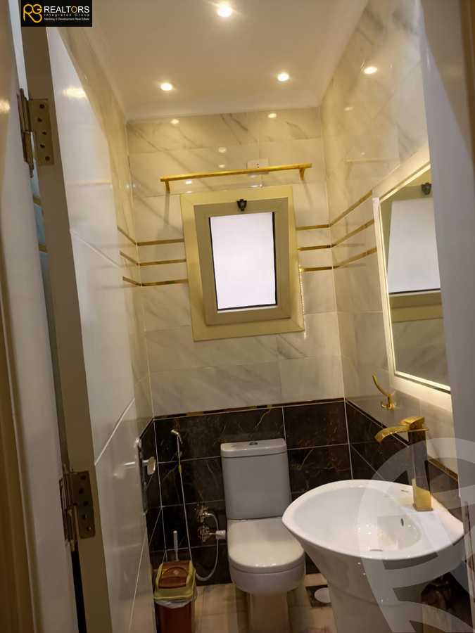 https://aqarmap.com.eg/en/listing/5973418-for-sale-cairo-el-sheikh-zayed-city-compounds-el-khamayel