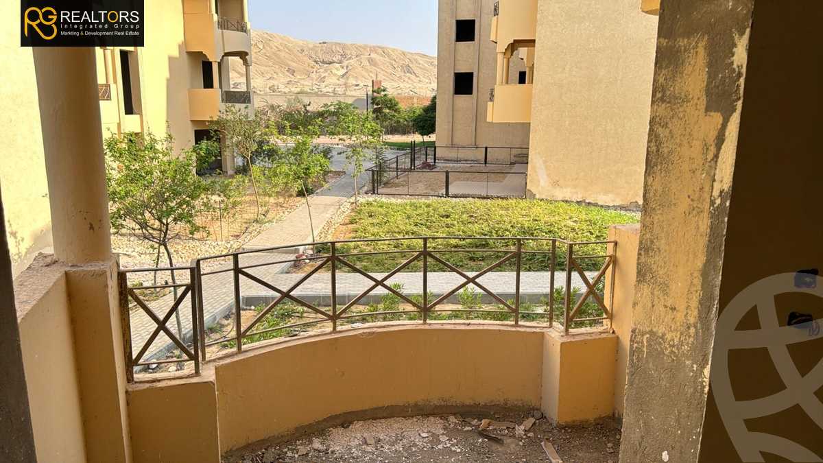 https://aqarmap.com.eg/ar/listing/5973483-for-sale-cairo-el-sheikh-zayed-city-alex-cairo-desert-road-kmbwnd-fy-tryq-skndry-lshrwy