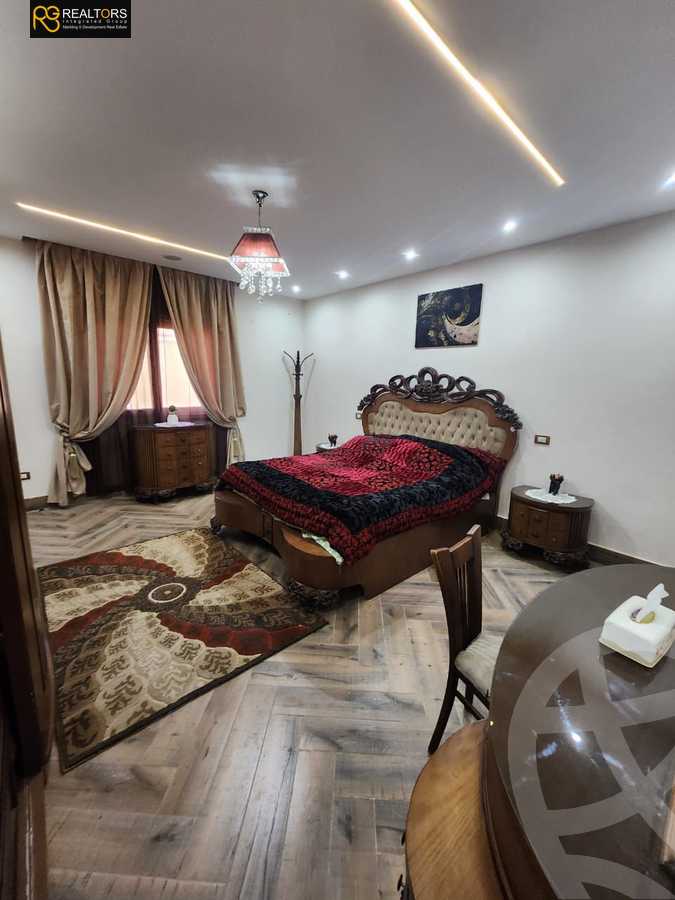 https://aqarmap.com.eg/ar/listing/5973504-for-sale-cairo-el-sheikh-zayed-city-compounds-el-khamayel