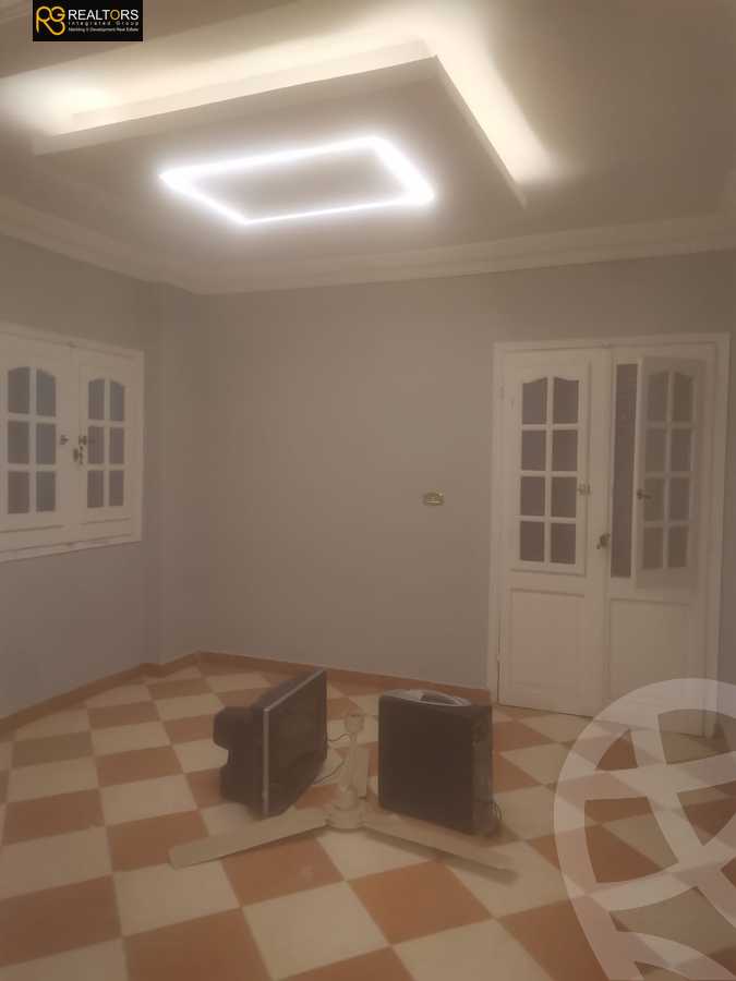 https://aqarmap.com.eg/en/listing/5982845-for-sale-cairo-6th-of-october-el-ahyaa-neighborhood-2nd-divided-from-al-kafrawei-st
