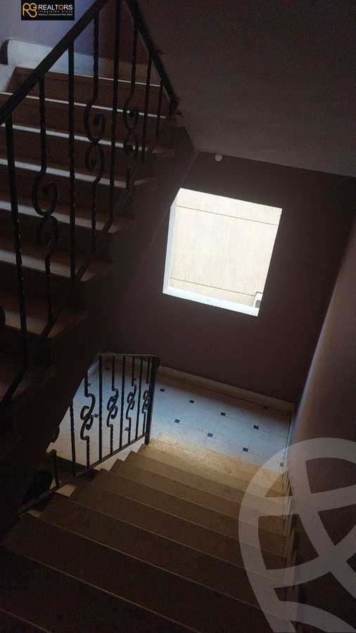 https://aqarmap.com.eg/ar/listing/5982948-for-sale-cairo-6th-of-october-el-ahyaa-neighborhood-3rd-al-hay-al-thalith-st