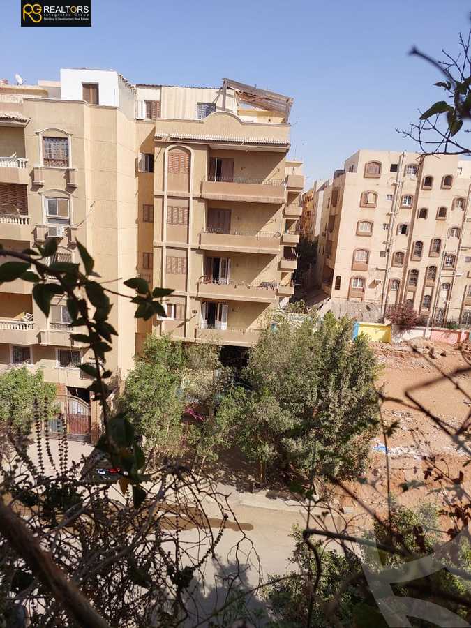 https://aqarmap.com.eg/ar/listing/5982948-for-sale-cairo-6th-of-october-el-ahyaa-neighborhood-3rd-al-hay-al-thalith-st